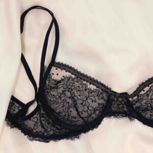 Sutia Clara Preto