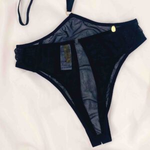 Body Peek a Boo Preto